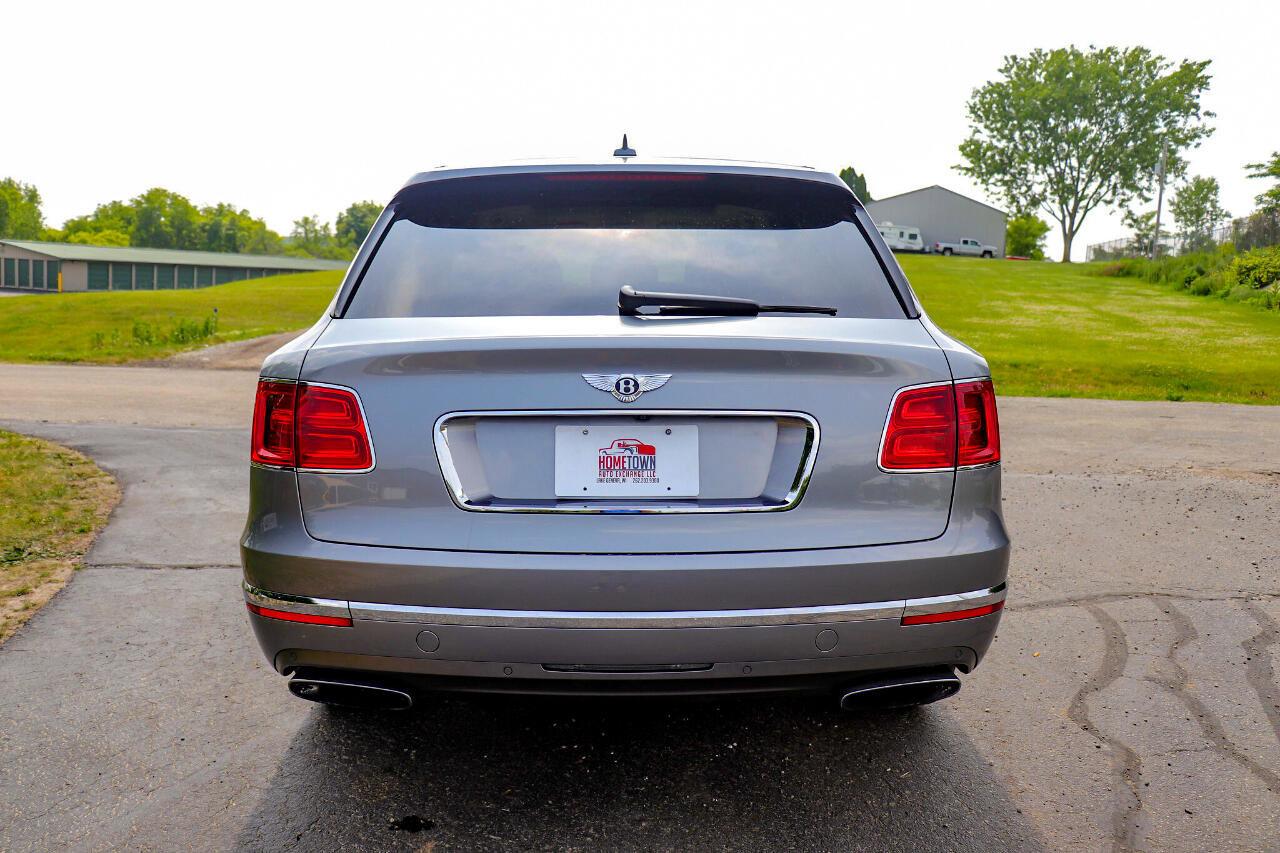 Used 2017 Bentley Bentayga W12 AWD image 4