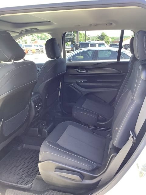 Certified 2023 Jeep Grand Cherokee L Laredo w/ Luxury Tech Group I AWD/4WD image 18