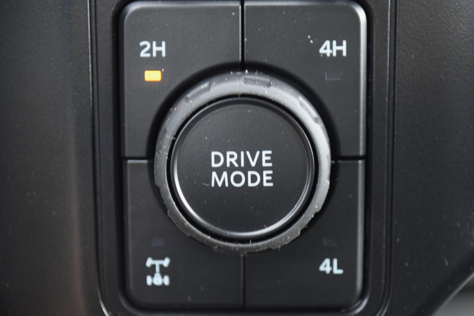 New 2026 Ford F250 Lariat w/ FX4 Off-Road Package image 16