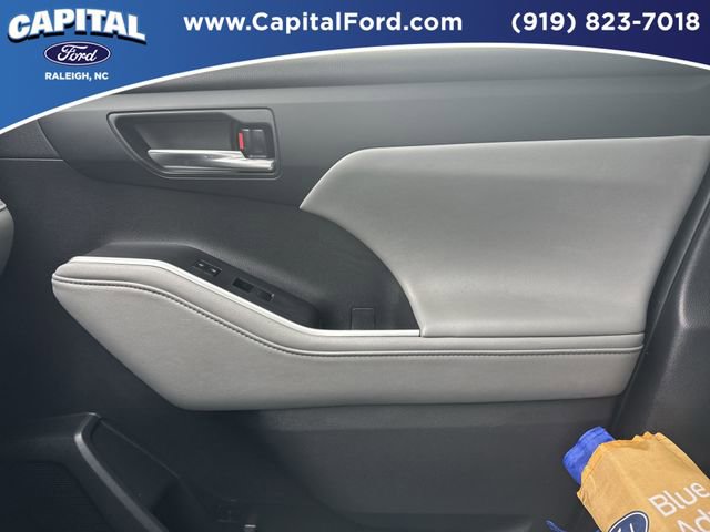 Used 2024 Toyota Highlander XLE image 27