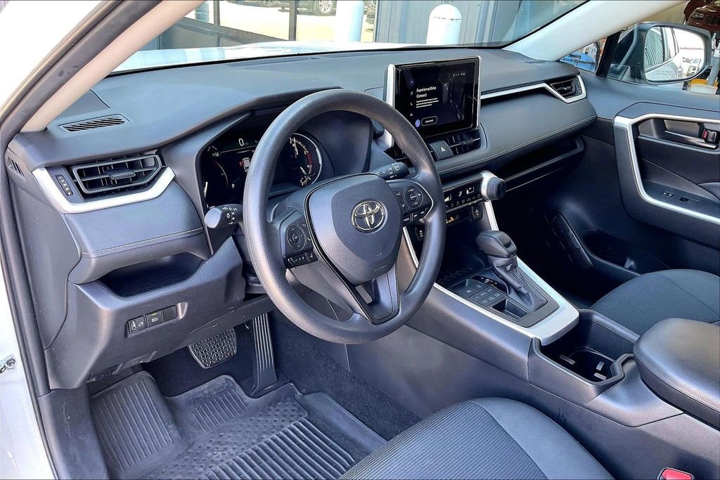 Used 2024 Toyota RAV4 LE AWD/4WD image 14