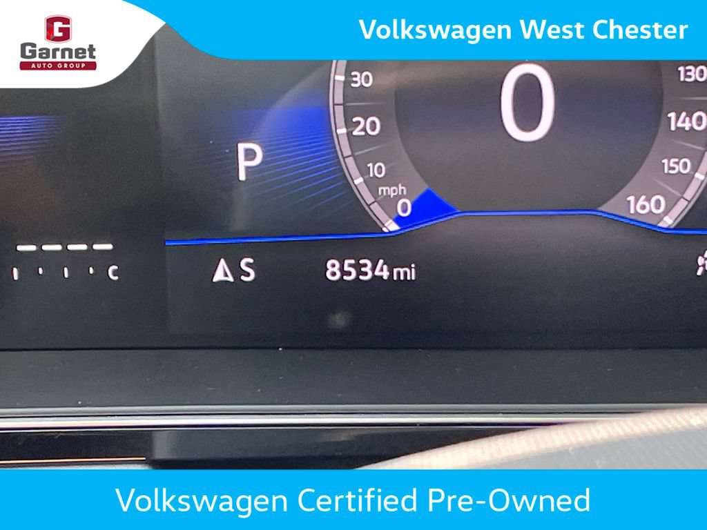 Certified 2025 Volkswagen Jetta SE w/ Black Wheel Package FWD image 24