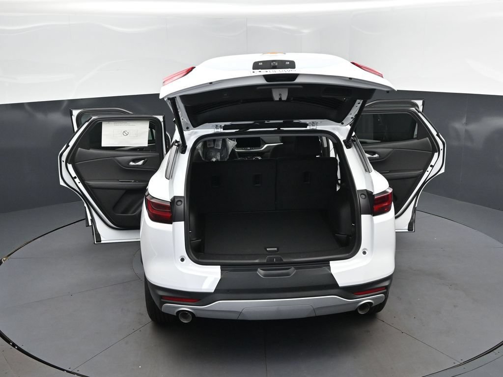 New 2026 Chevrolet Blazer LT w/ Convenience Package FWD image 48