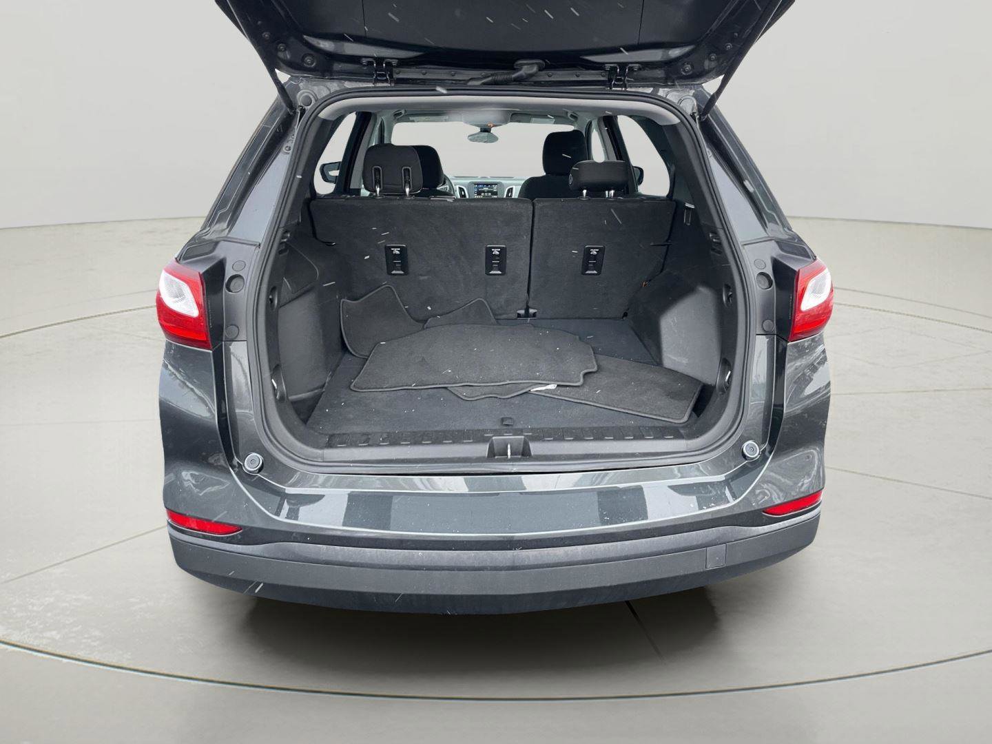 Used 2019 Chevrolet Equinox LS w/ LPO, Chrome Package image 9