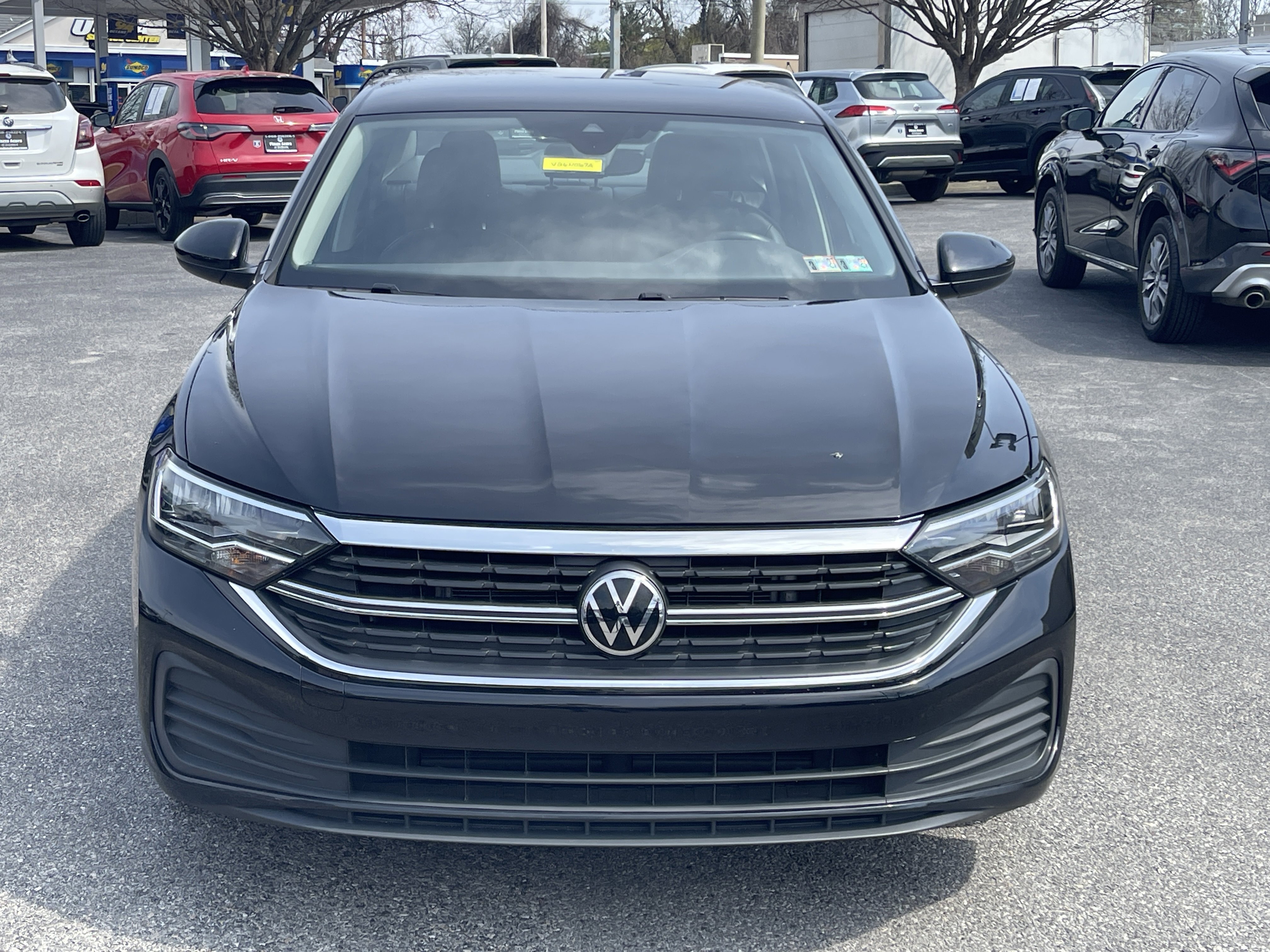 Used 2023 Volkswagen Jetta SE image 3