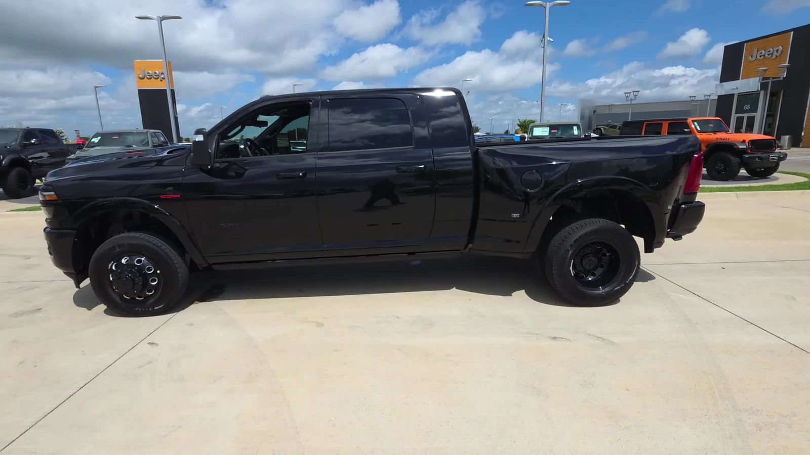 New 2026 RAM 3500 Limited AWD/4WD image 6