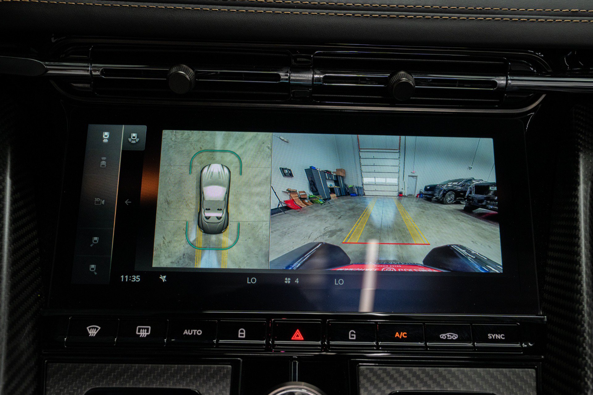 Used 2025 Aston Martin DB12 Convertible RWD image 36