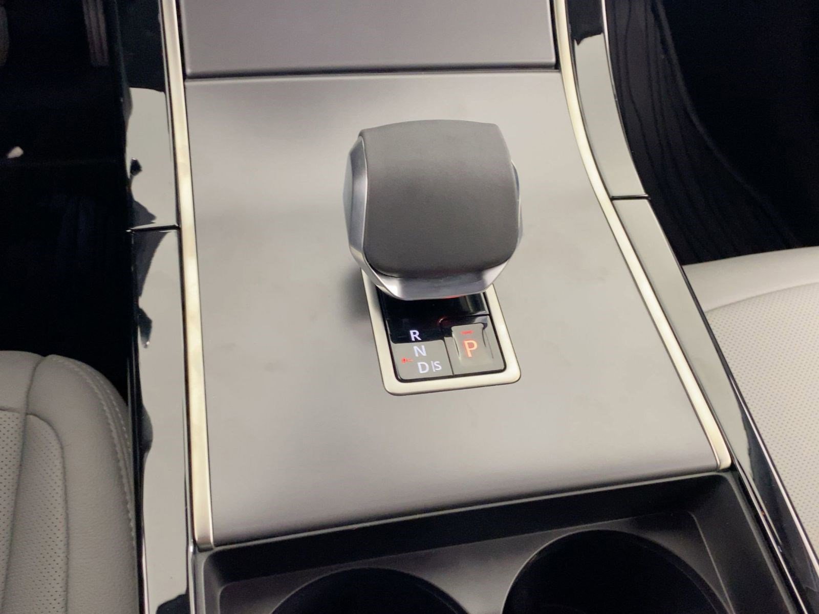 Used 2026 Land Rover Range Rover Evoque S AWD/4WD image 17