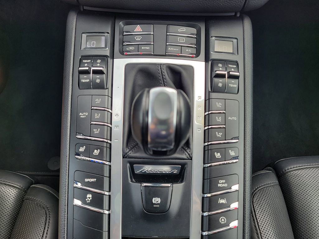 Used 2018 Porsche Macan image 24