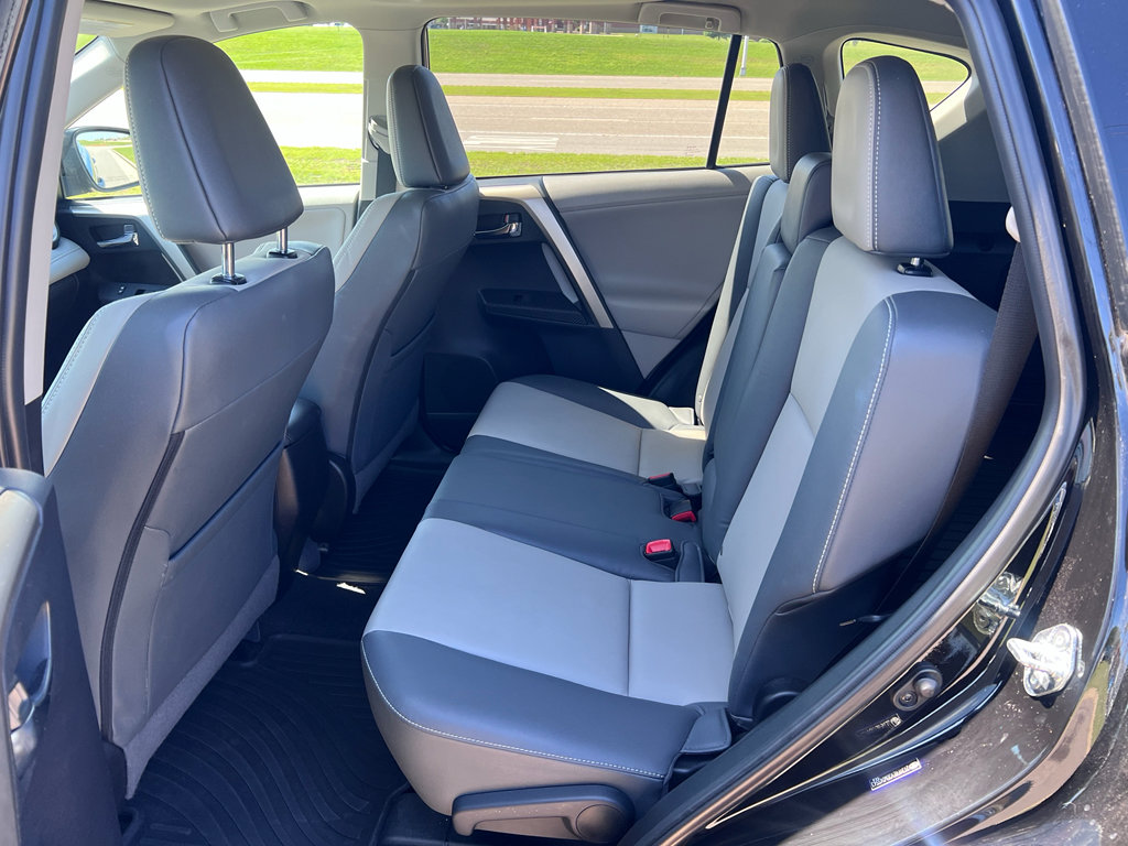 Used 2013 Toyota RAV4 Limited FWD image 18