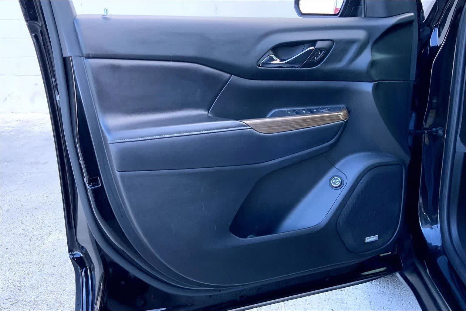 Used 2018 GMC Acadia SLE FWD image 27