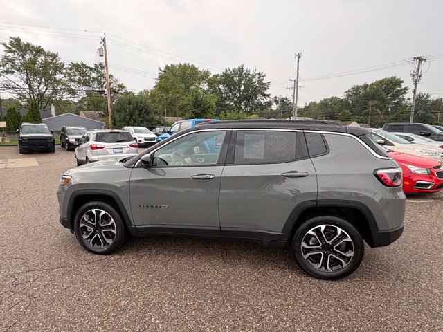 Used 2024 Jeep Compass Limited AWD/4WD image 2