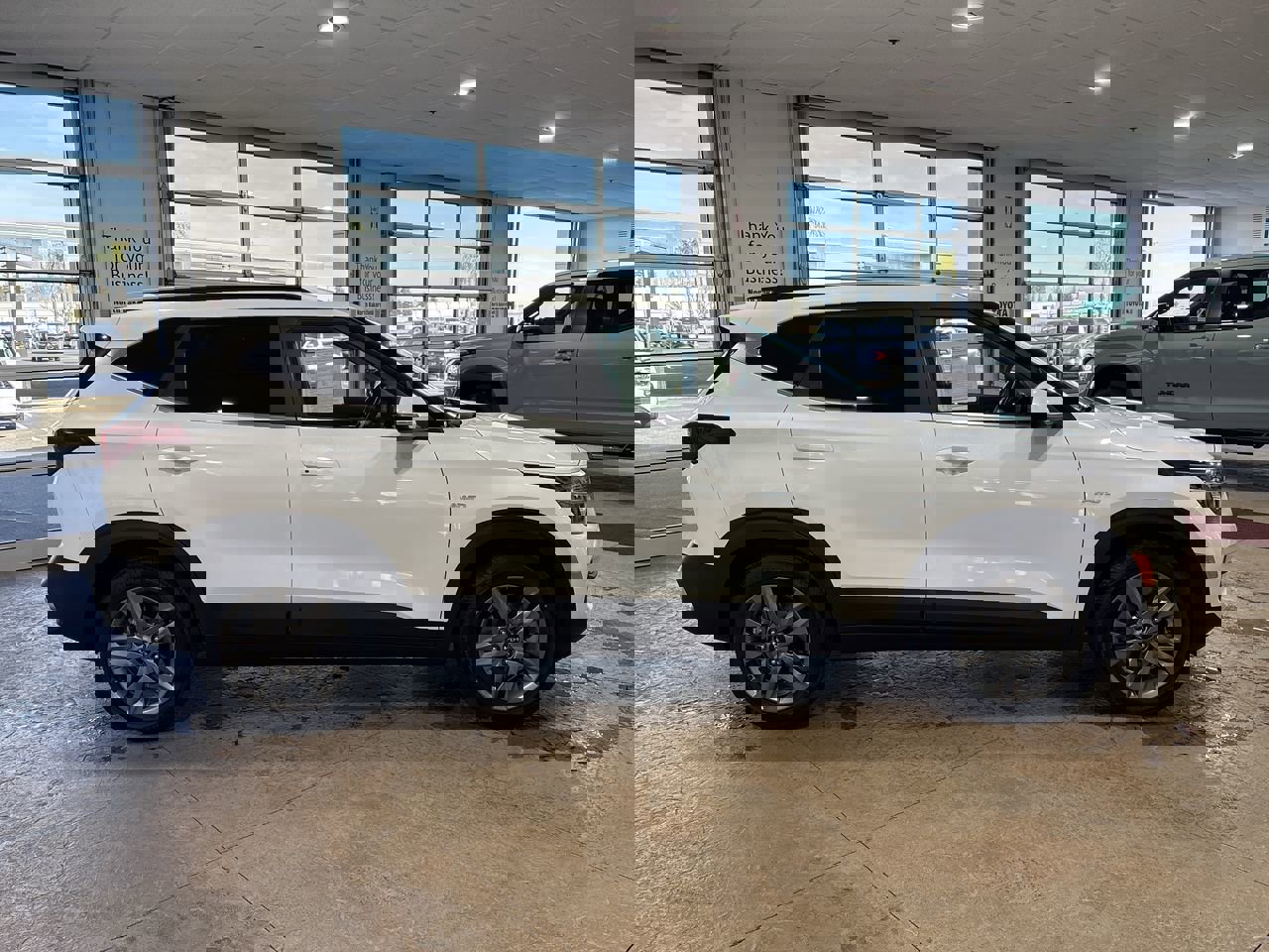 Used 2023 Kia Seltos S image 3