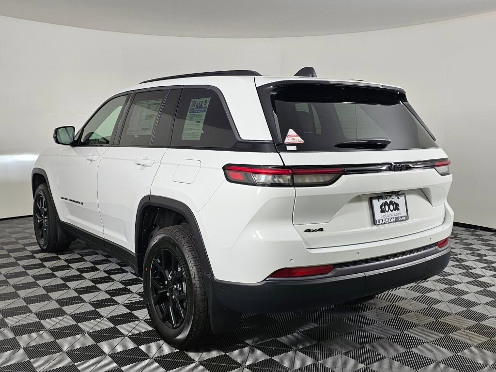New 2026 Jeep Grand Cherokee Altitude image 5