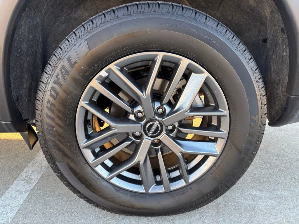 Used 2024 Nissan Rogue S image 9