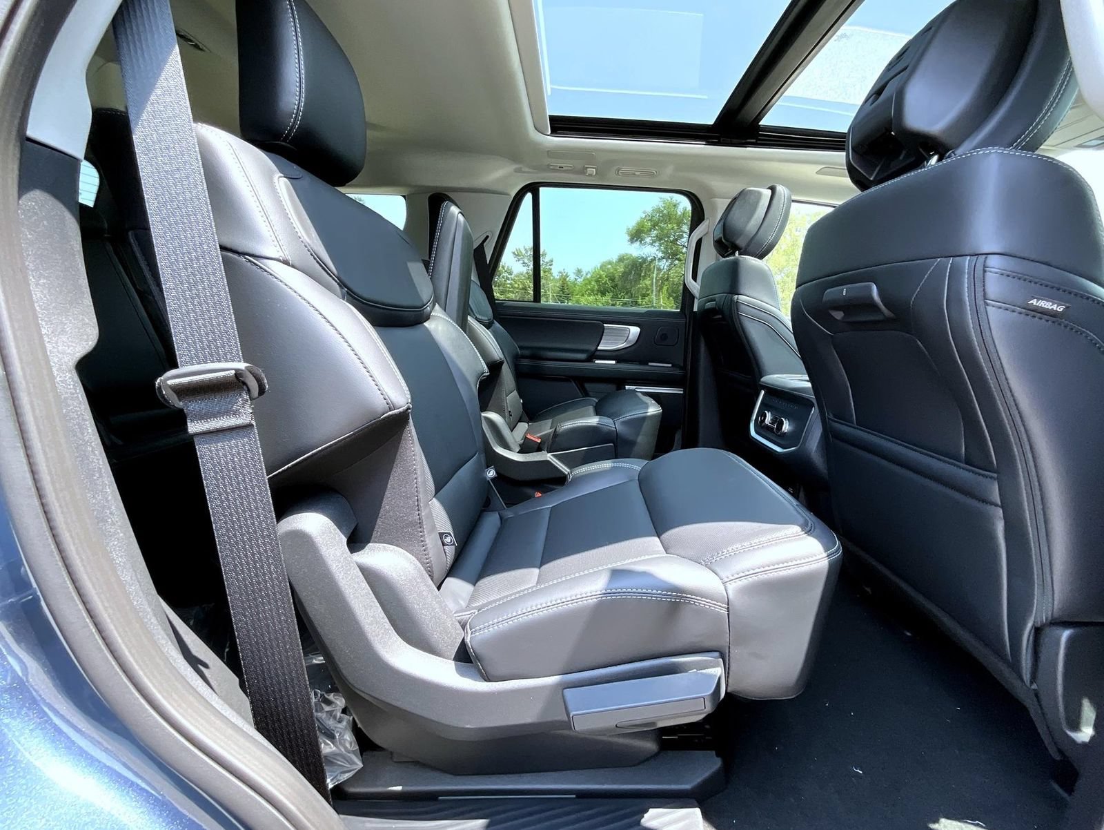 New 2027 Ford Expedition Platinum w/ Driver's Package AWD/4WD image 22