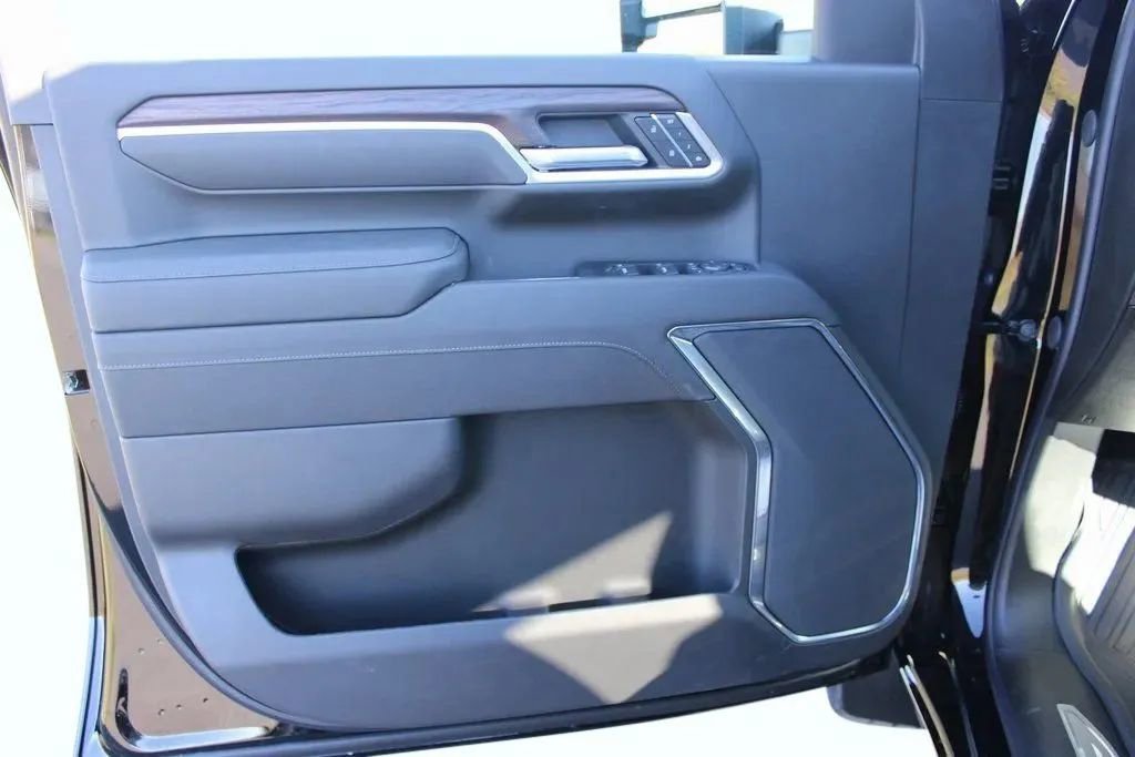 New 2026 GMC Sierra 3500 SLT image 10