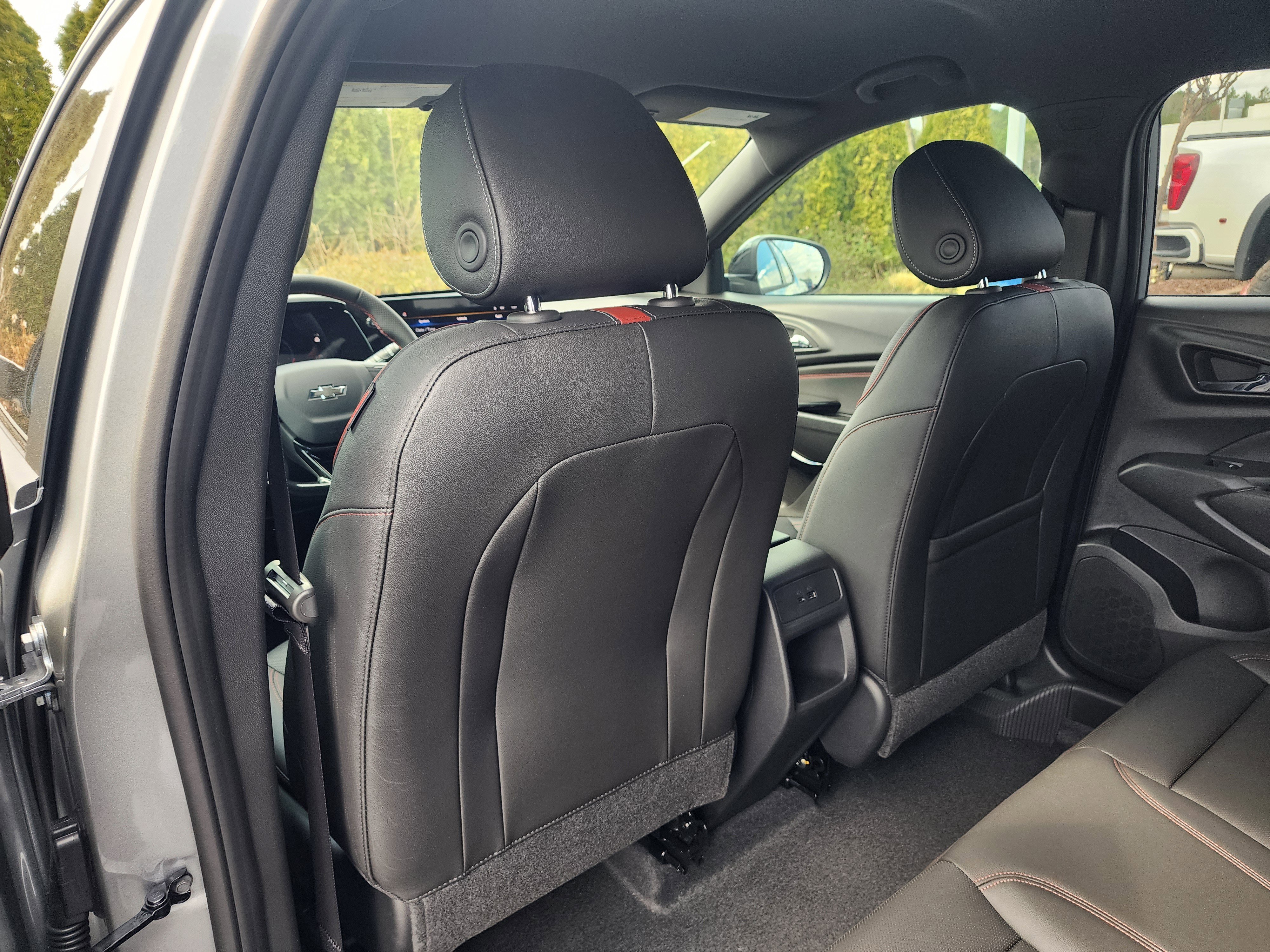 New 2026 Chevrolet Trax RS w/ Sunroof Package FWD image 15