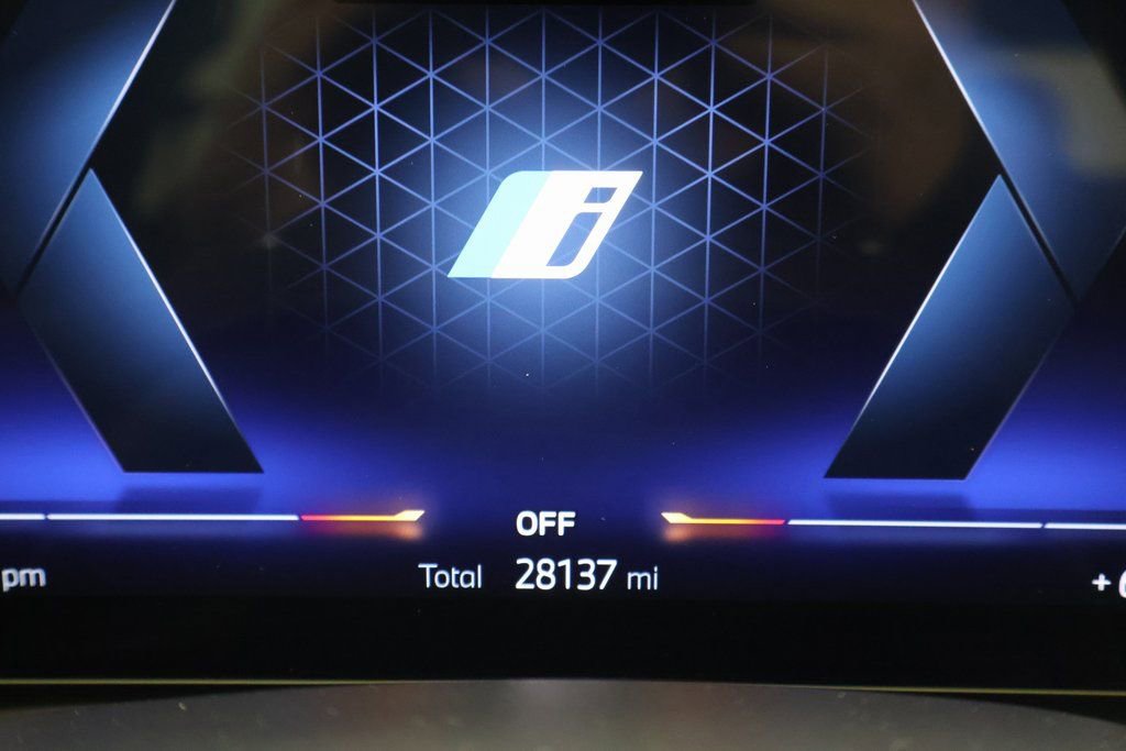 Used 2023 BMW i4 eDrive35 image 17