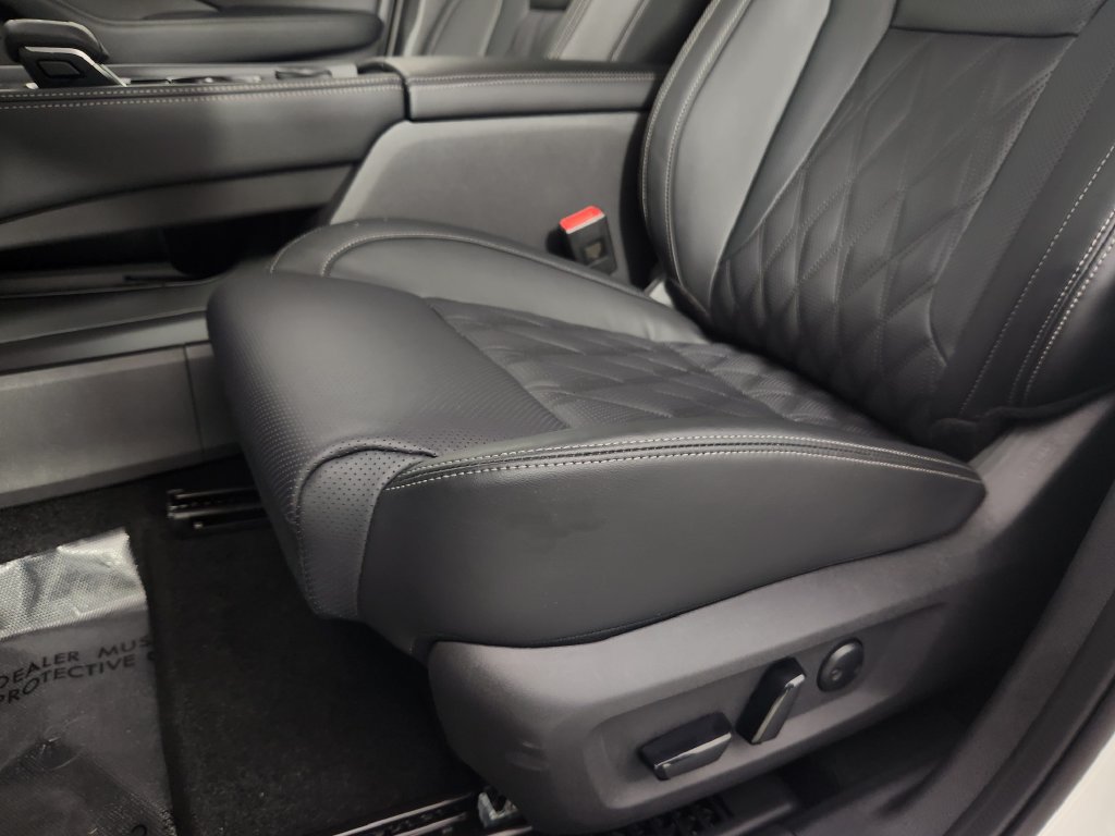 New 2026 Nissan Rogue Platinum AWD/4WD image 13