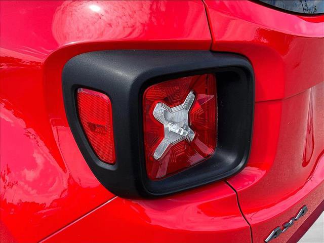 Used 2021 Jeep Renegade Latitude image 29