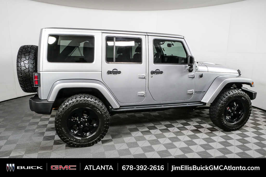 Used 2015 Jeep Wrangler Unlimited Sahara AWD/4WD image 2