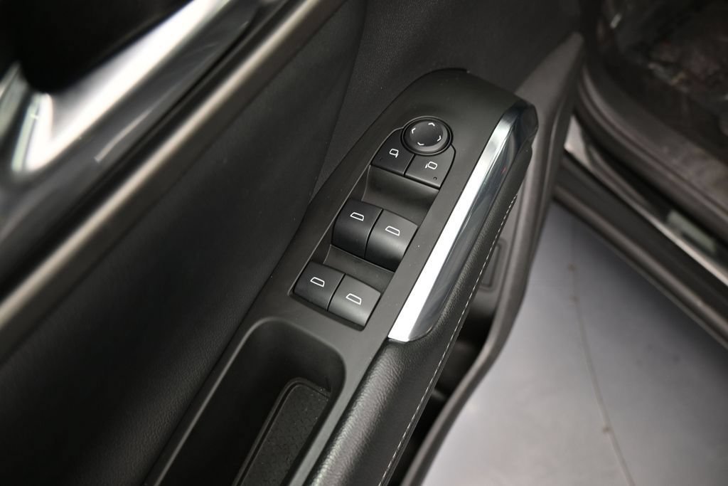 Used 2024 Chevrolet Traverse LS FWD image 14