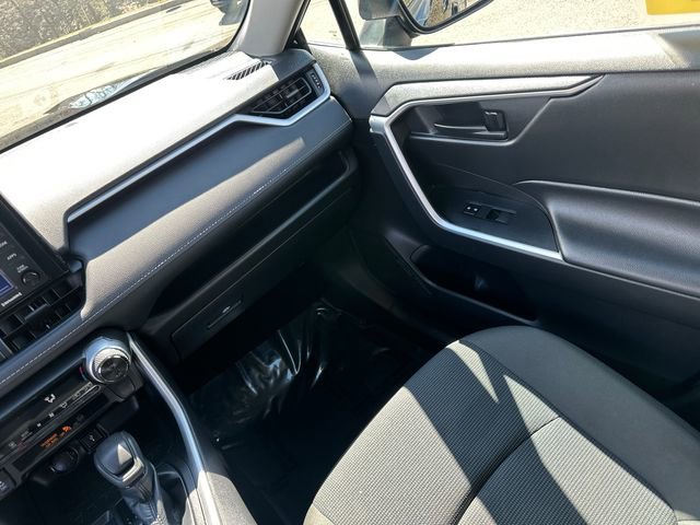 Used 2022 Toyota RAV4 LE image 22