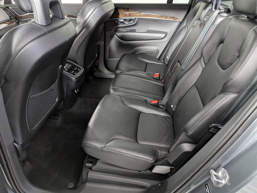 Used 2016 Volvo XC90 T6 Momentum w/ Momentum Plus Package image 45