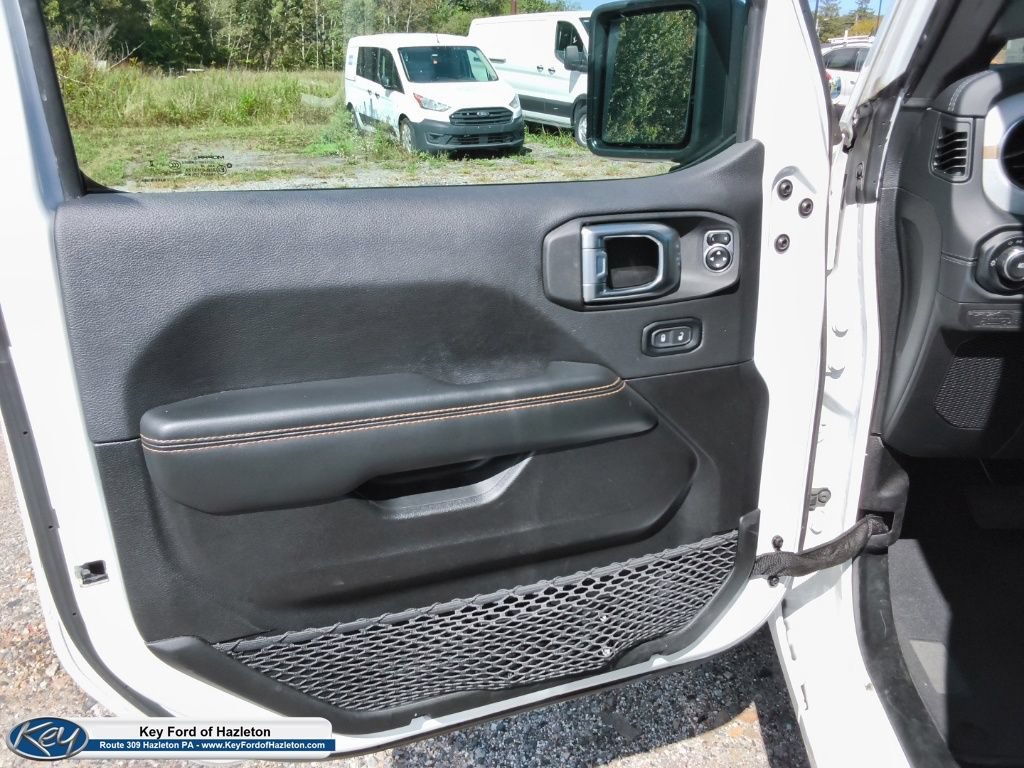 Used 2025 Jeep Wrangler Unlimited Sahara AWD/4WD image 20