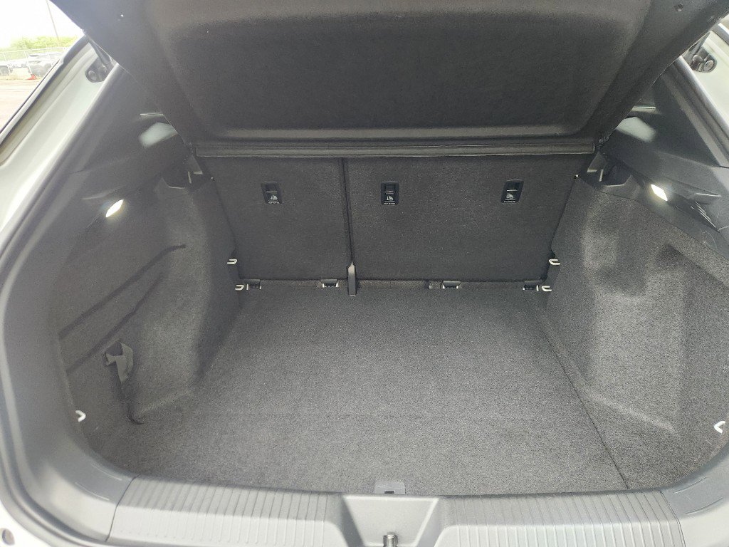 Certified 2021 Volkswagen ID.4 Pro AWD/4WD image 21