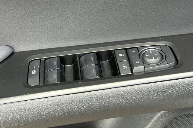 Used 2025 Lexus UX 300h FWD w/ Accessory Package (Z2) image 13