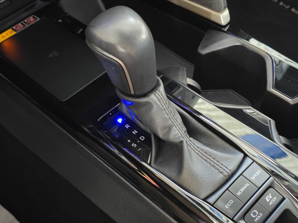 Used 2025 Toyota Camry XLE FWD image 33