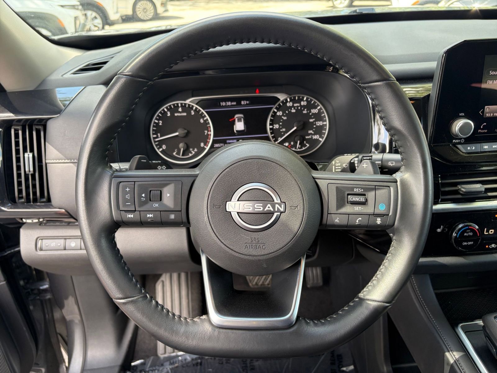 Used 2025 Nissan Pathfinder SV FWD image 30