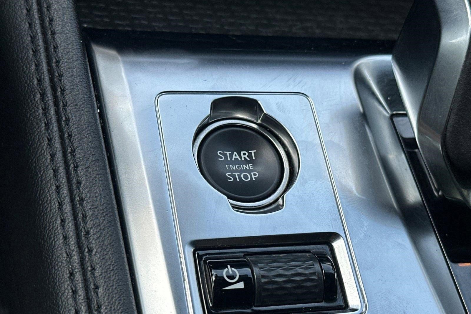 Used 2023 Jaguar F-PACE S image 36