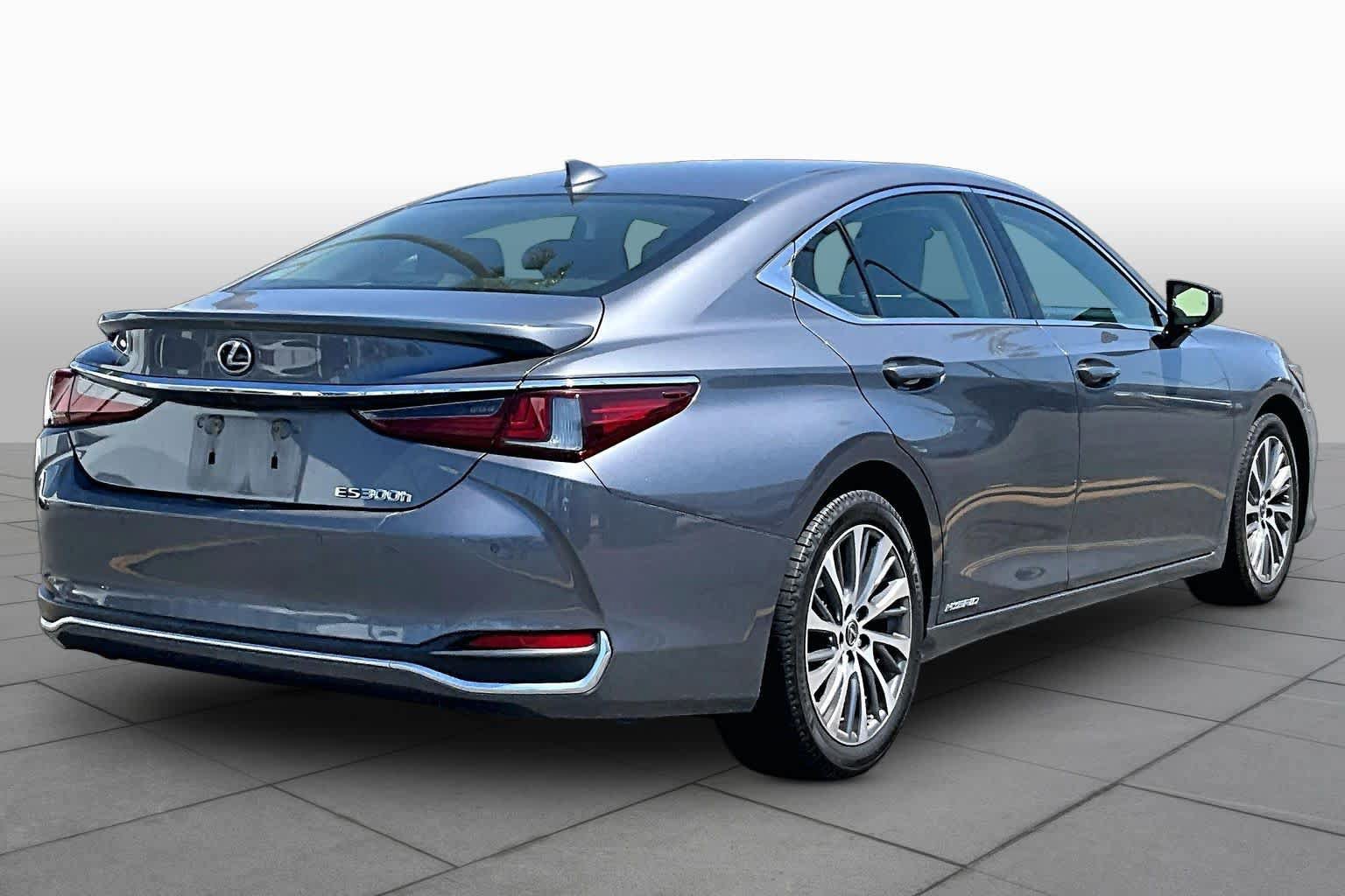 Used 2019 Lexus ES 300h w/ Premium Package FWD image 12