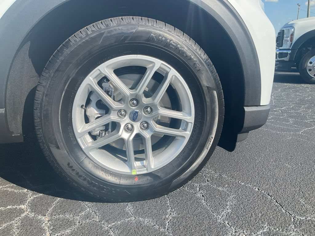 New 2026 Ford Explorer Active RWD image 10