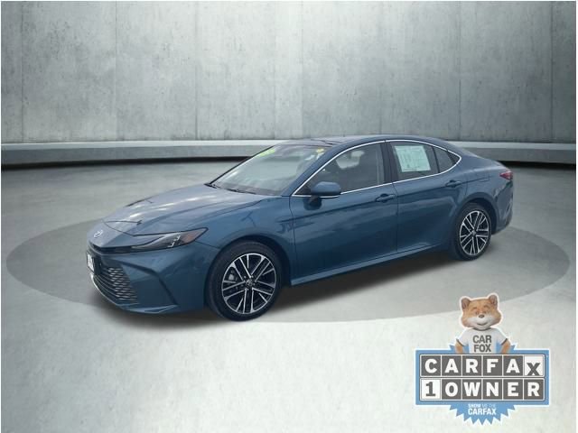 Used 2025 Toyota Camry XLE image 3