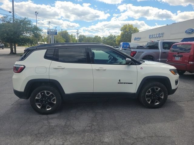 Used 2018 Jeep Compass Trailhawk AWD/4WD image 2