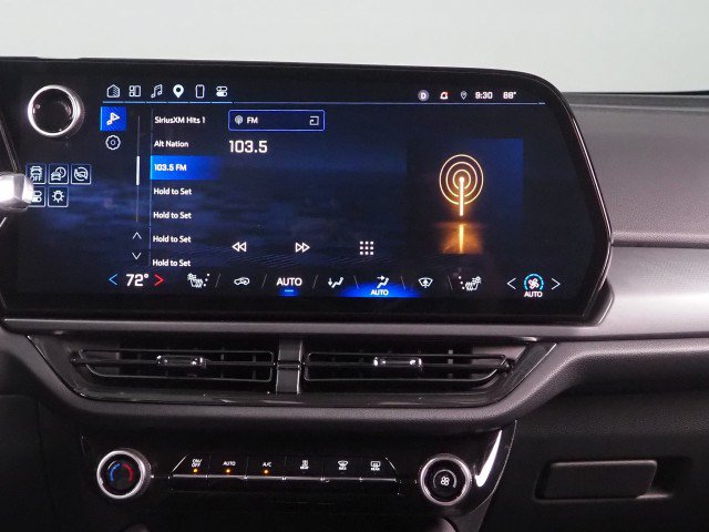 Used 2025 Chevrolet Equinox EV RS FWD image 23