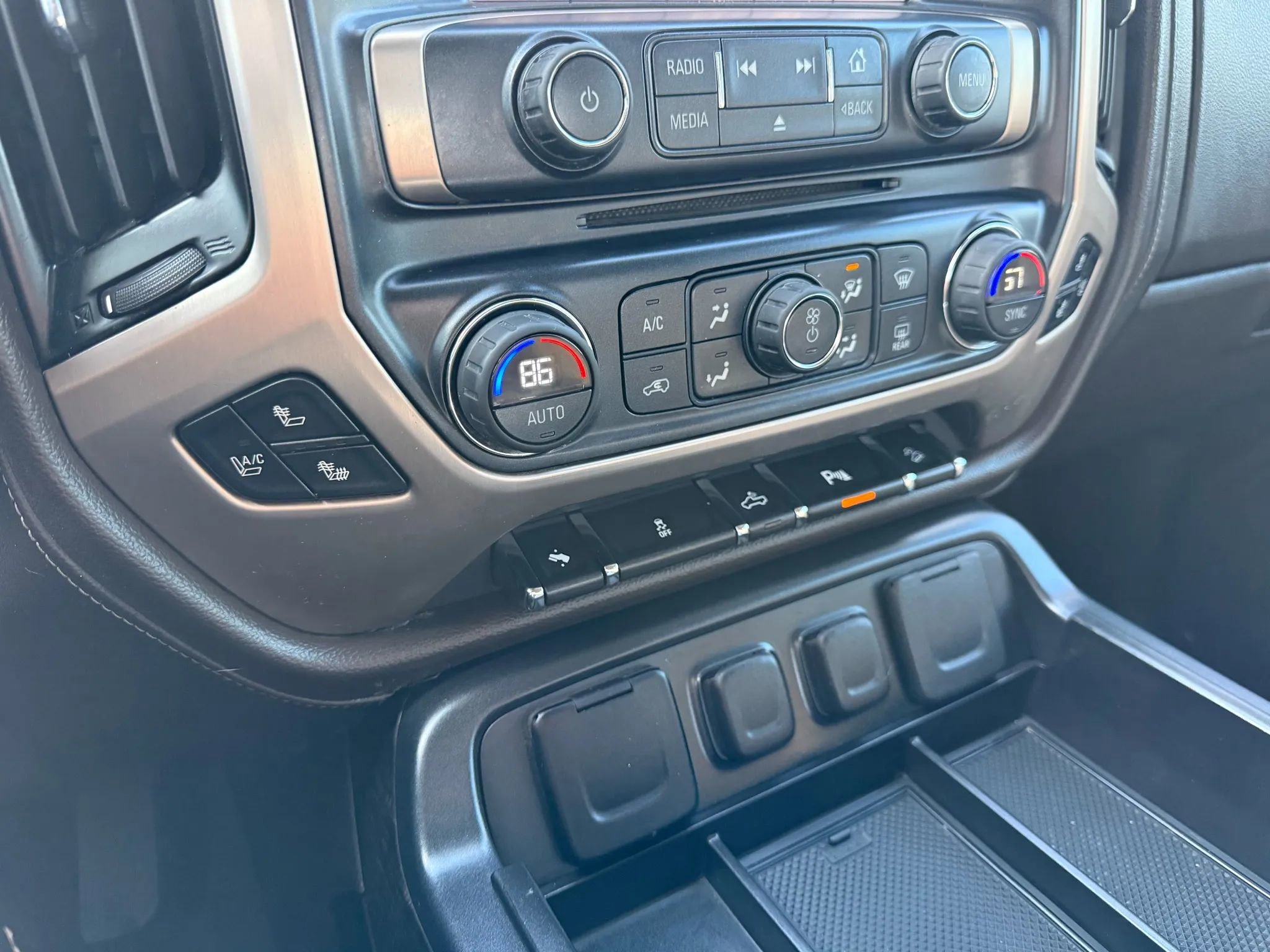 Used 2014 GMC Sierra 1500 Denali w/ Suspension Package, Off-Road image 18