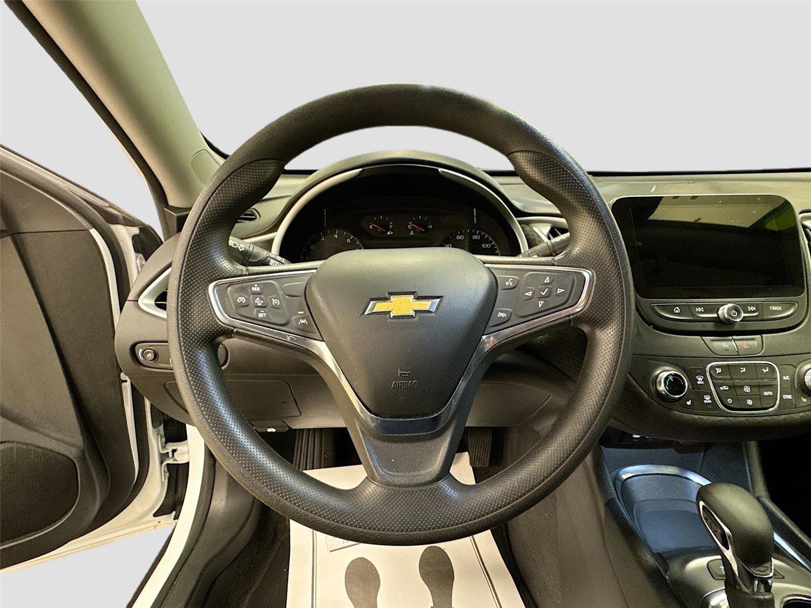 Used 2024 Chevrolet Malibu LT FWD image 11