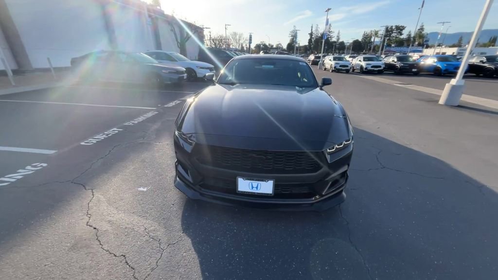 Used 2024 Ford Mustang Coupe image 3