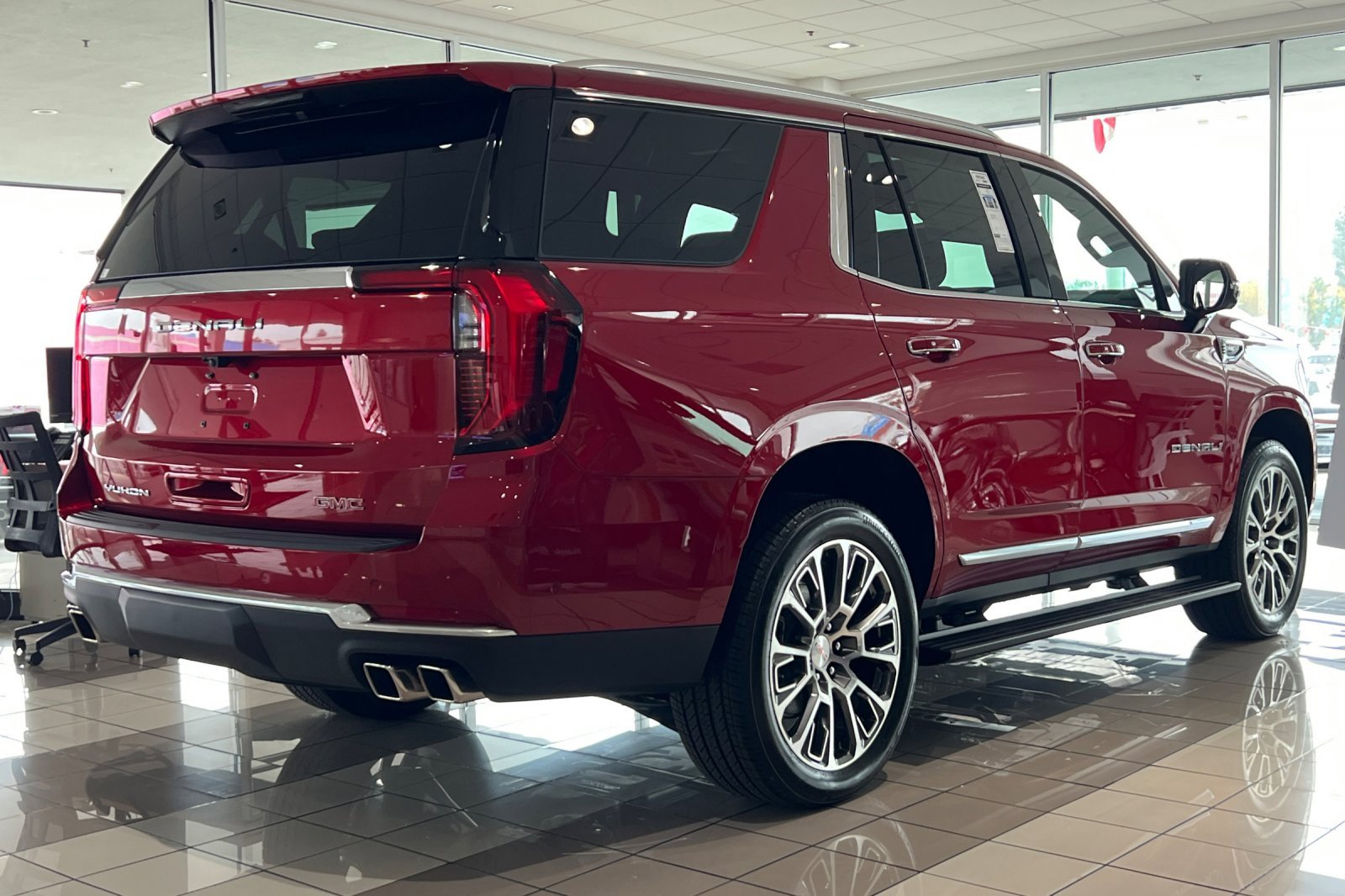 New 2026 GMC Yukon Denali w/ Sun & Power Step Package image 5