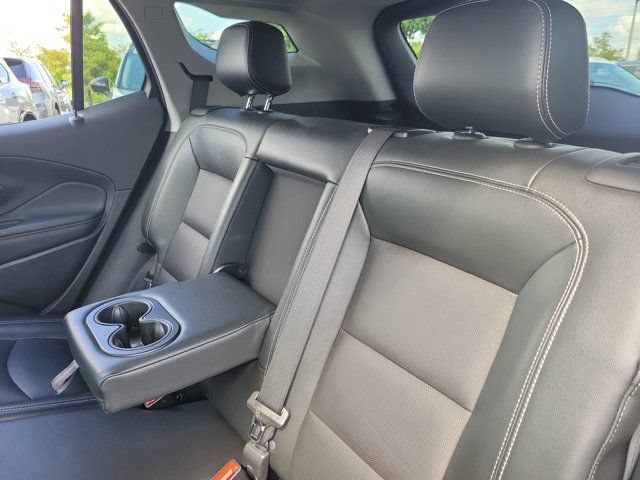 Used 2024 GMC Terrain SLT FWD image 14
