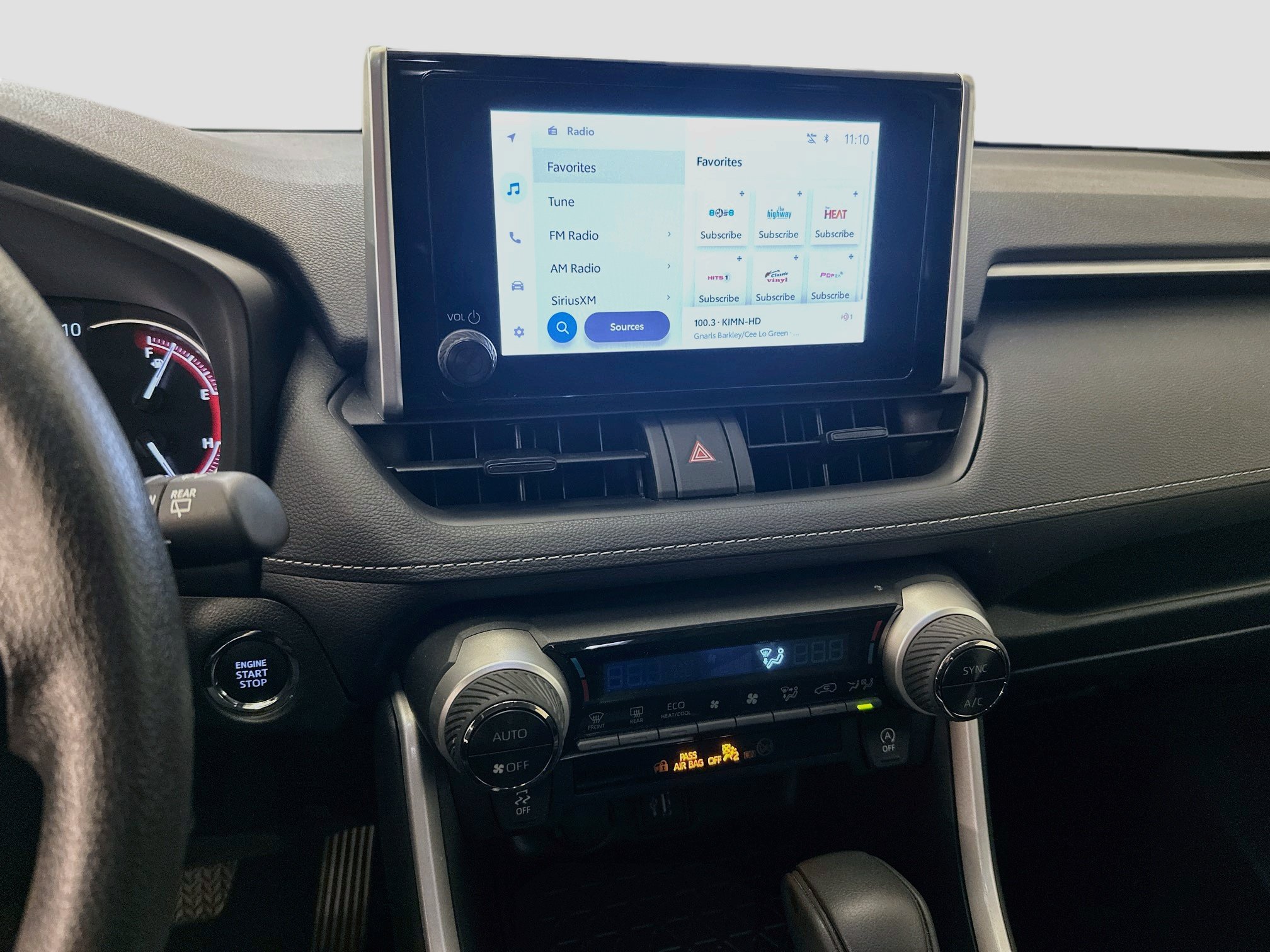 Used 2025 Toyota RAV4 XLE AWD/4WD image 26