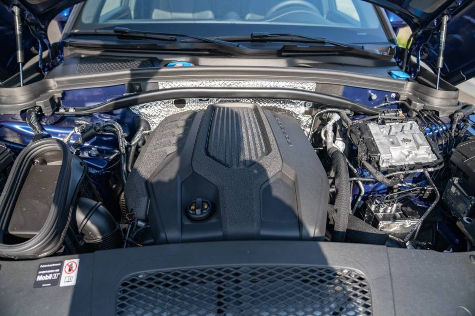 New 2026 Porsche Macan AWD/4WD image 29