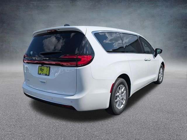 New 2027 Chrysler Pacifica Select FWD image 3