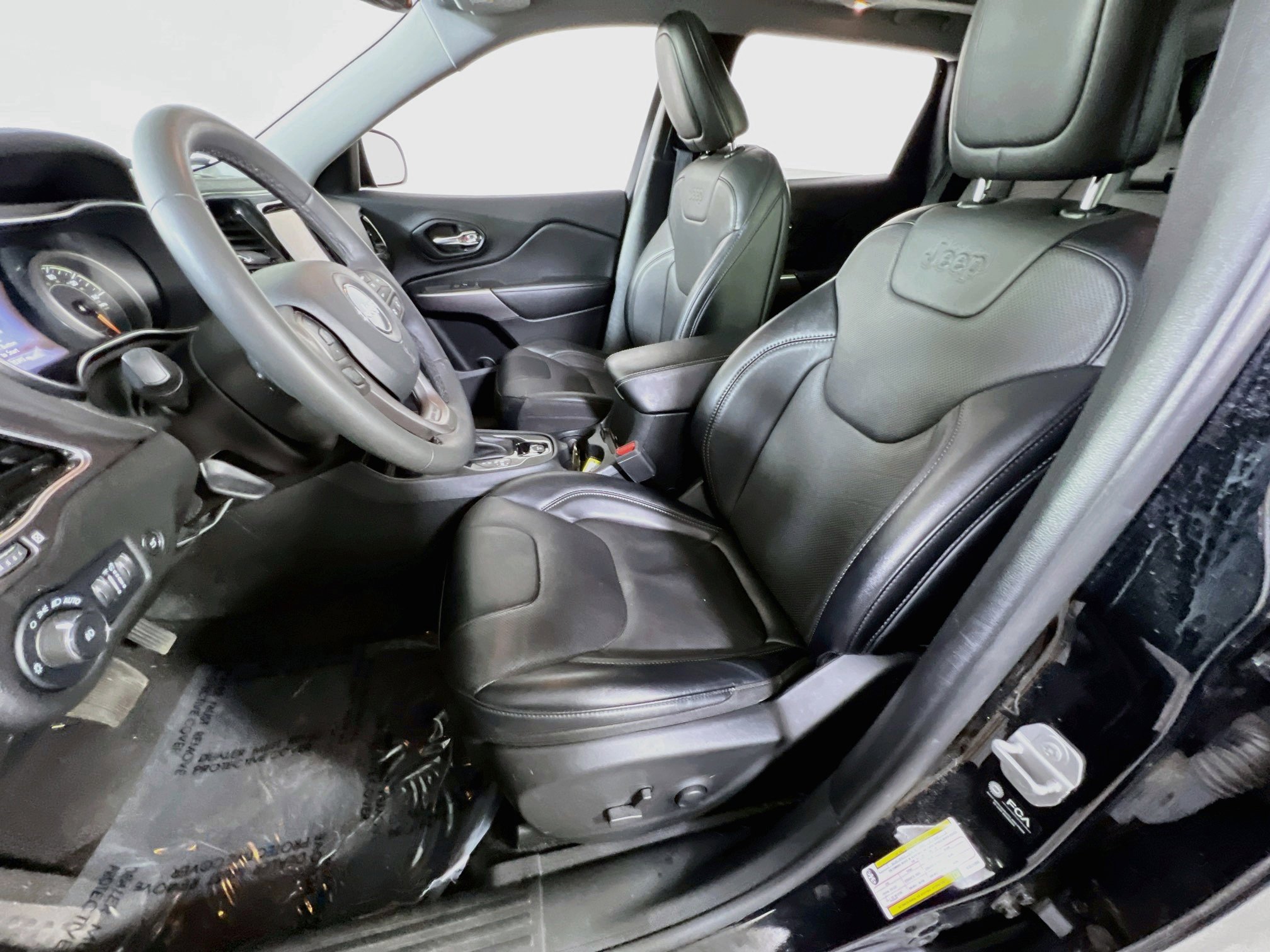 Used 2022 Jeep Cherokee Limited AWD/4WD image 20