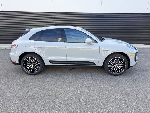 New 2026 Porsche Macan image 8